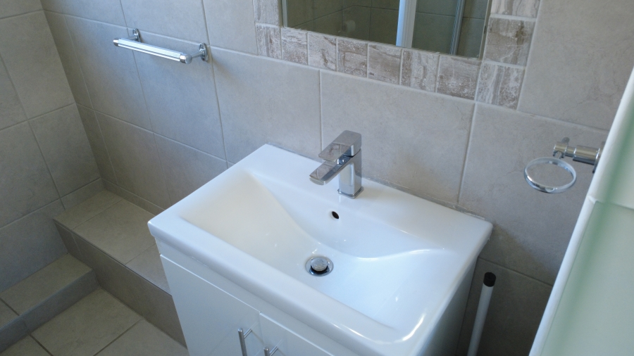 To Let 2 Bedroom Property for Rent in Zonnebloem Western Cape